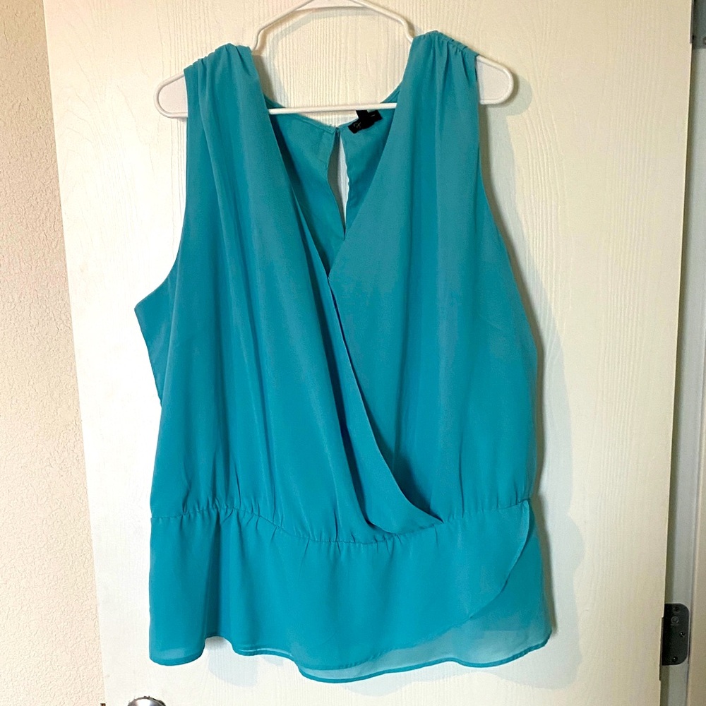 Jessica Simpson Teal Sleeveless Blouse